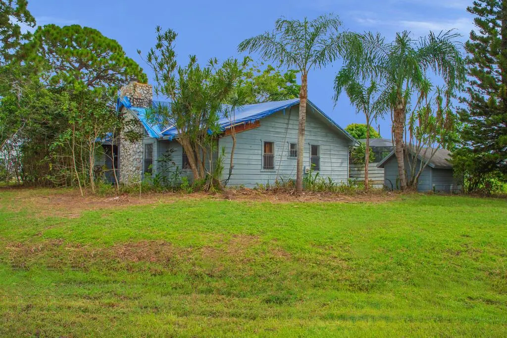398 SW Ray Avenue