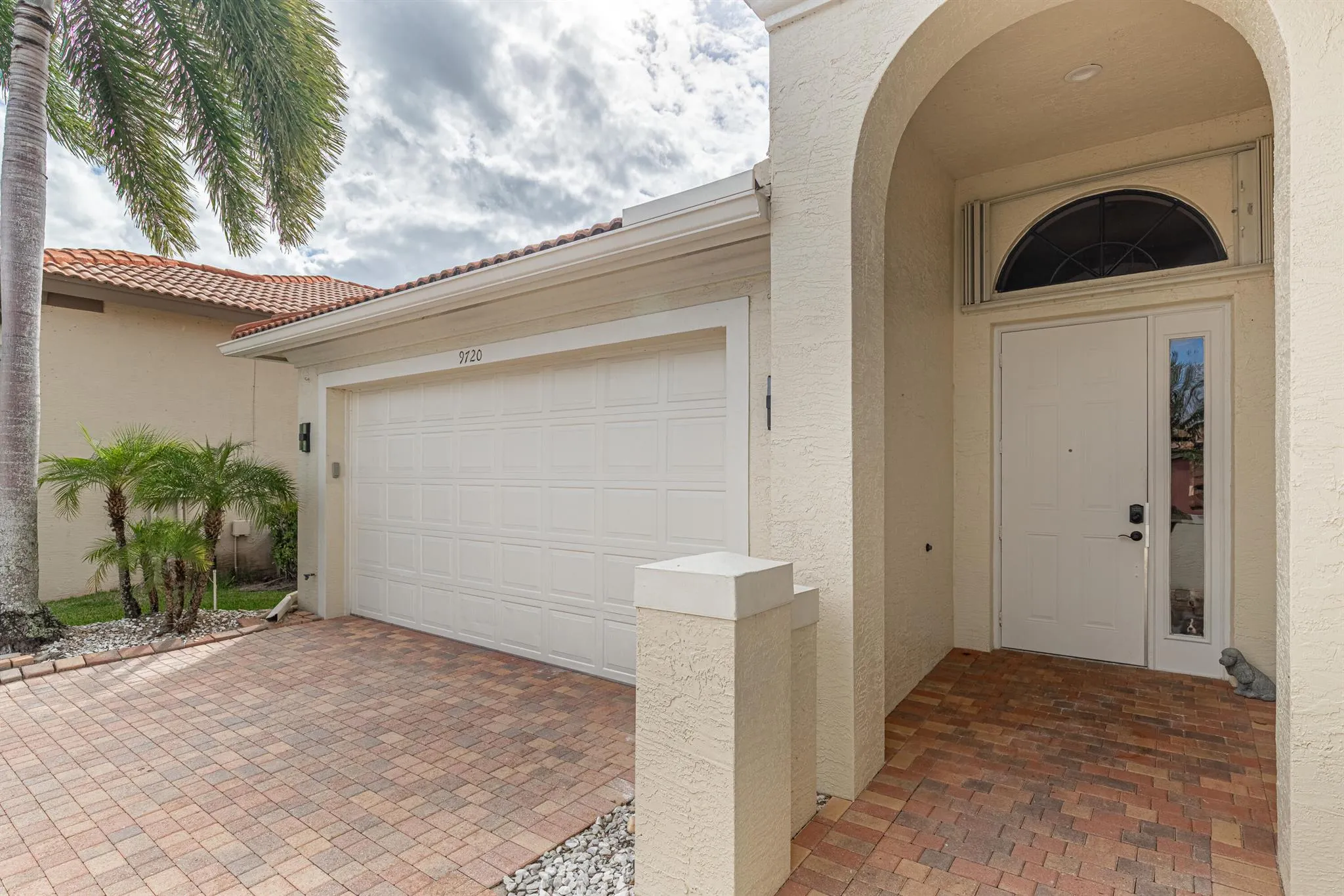 9720 Isles Cay Drive