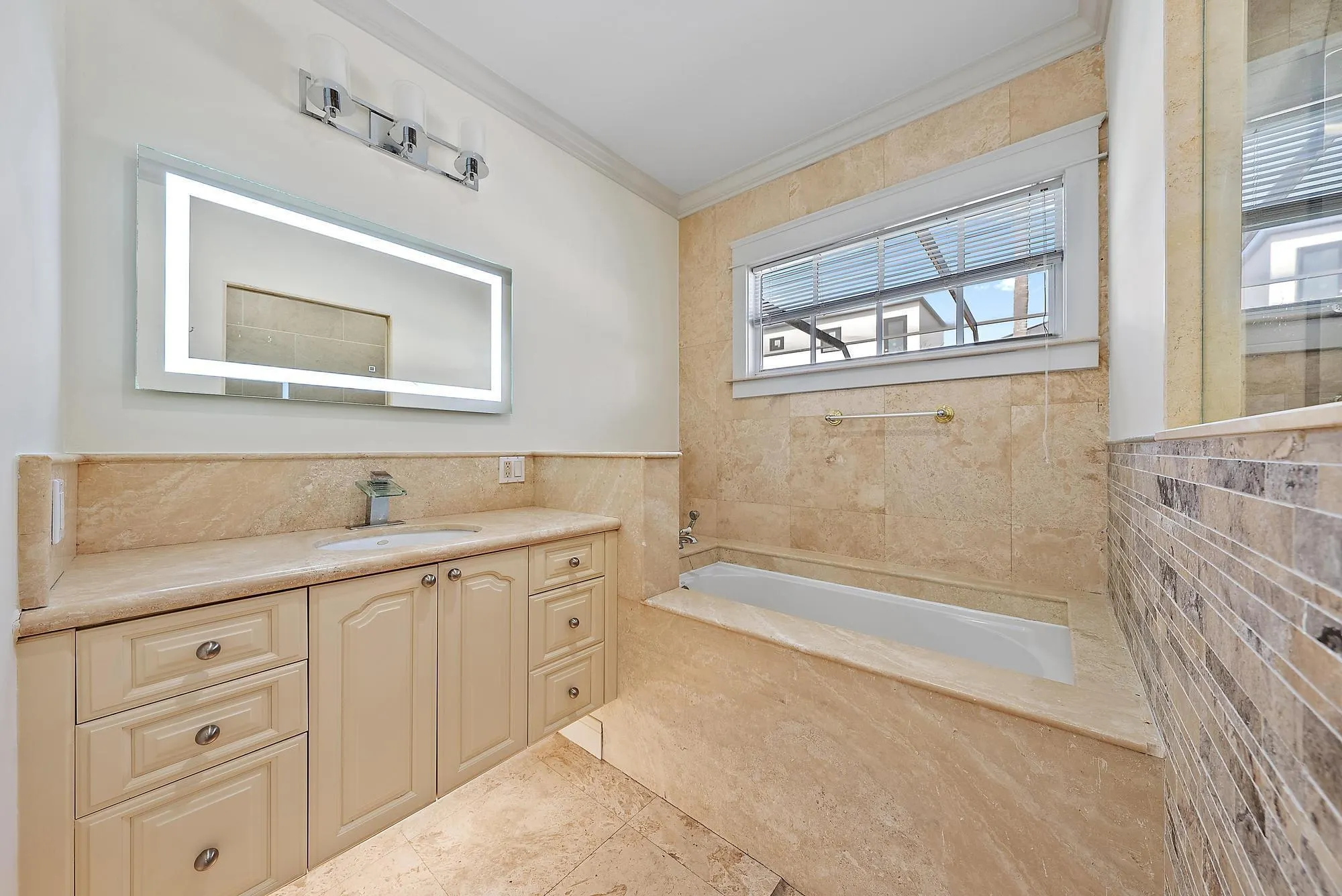 228 9th Street
