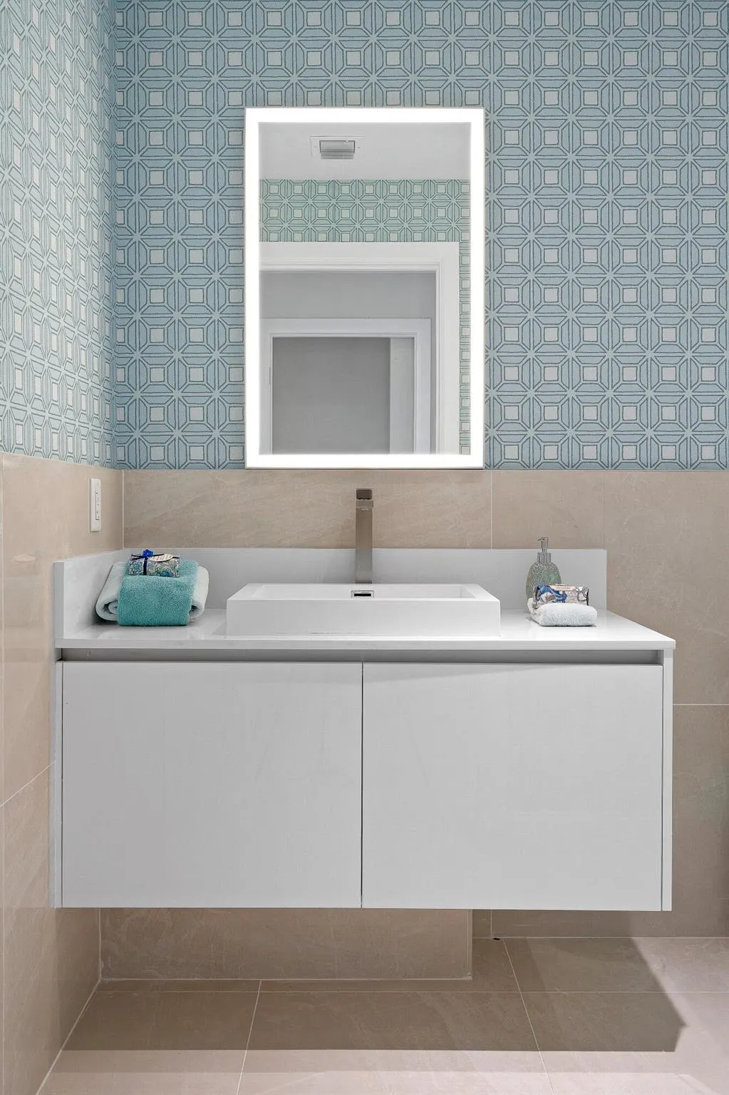 3100 N Ocean Drive, #P-605