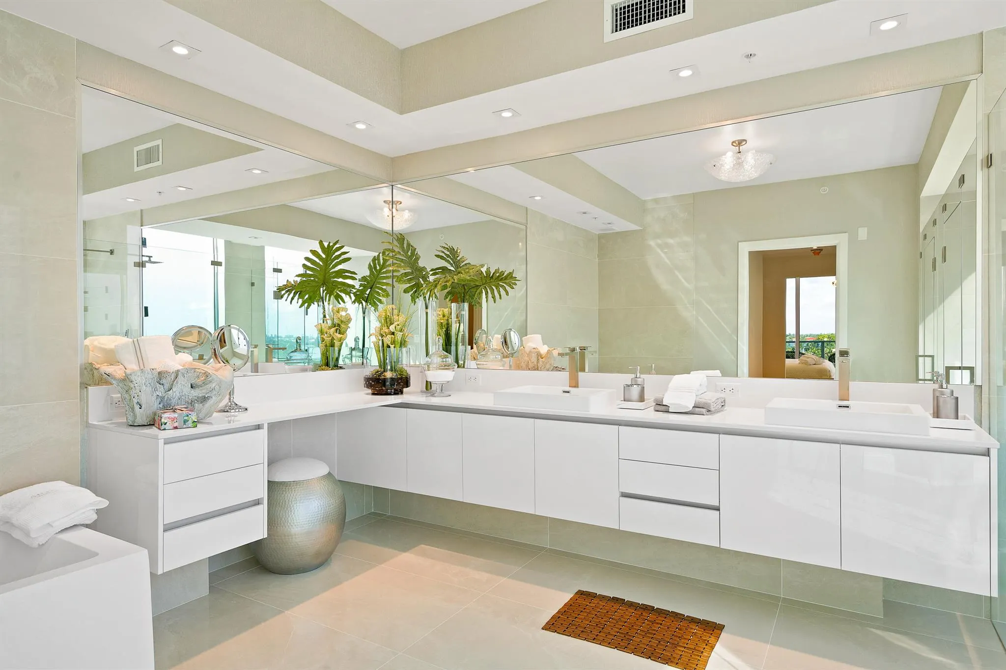 3100 N Ocean Drive, #P-605