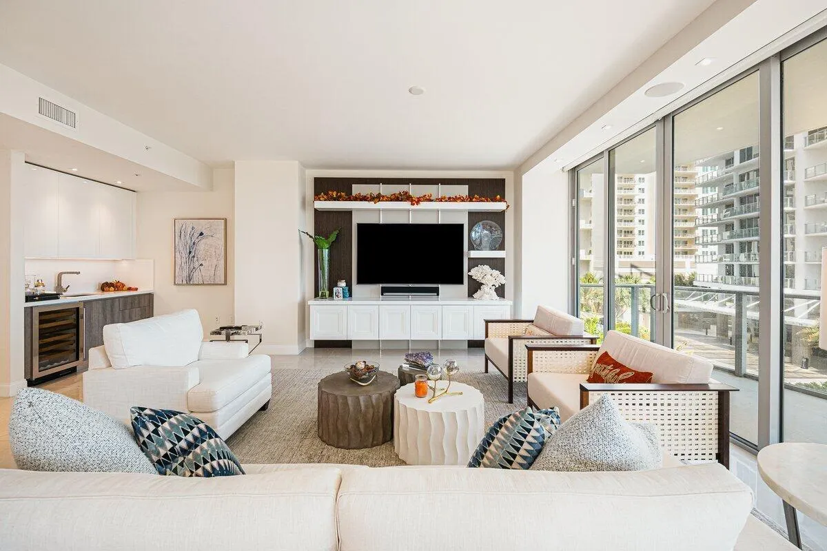 3100 N Ocean Drive, #P-605