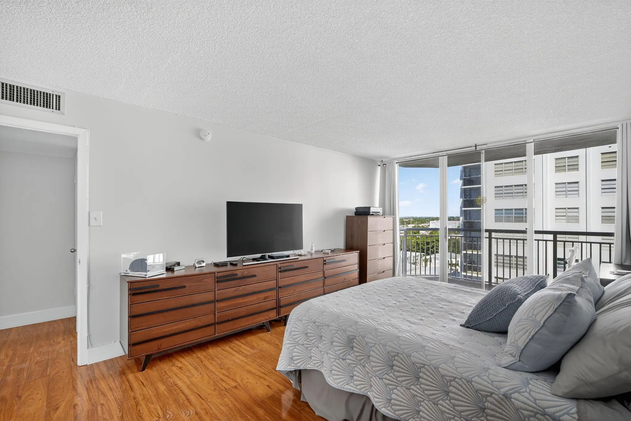 18051 Biscayne Boulevard, #1104