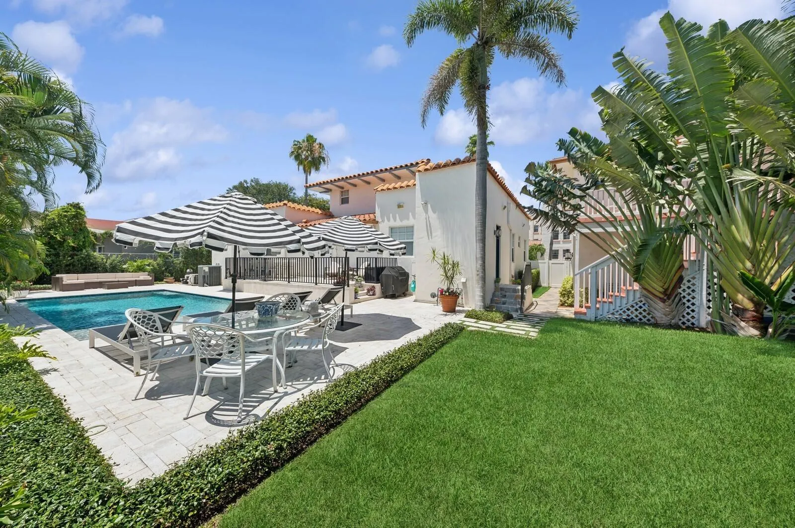 310 Almeria Road