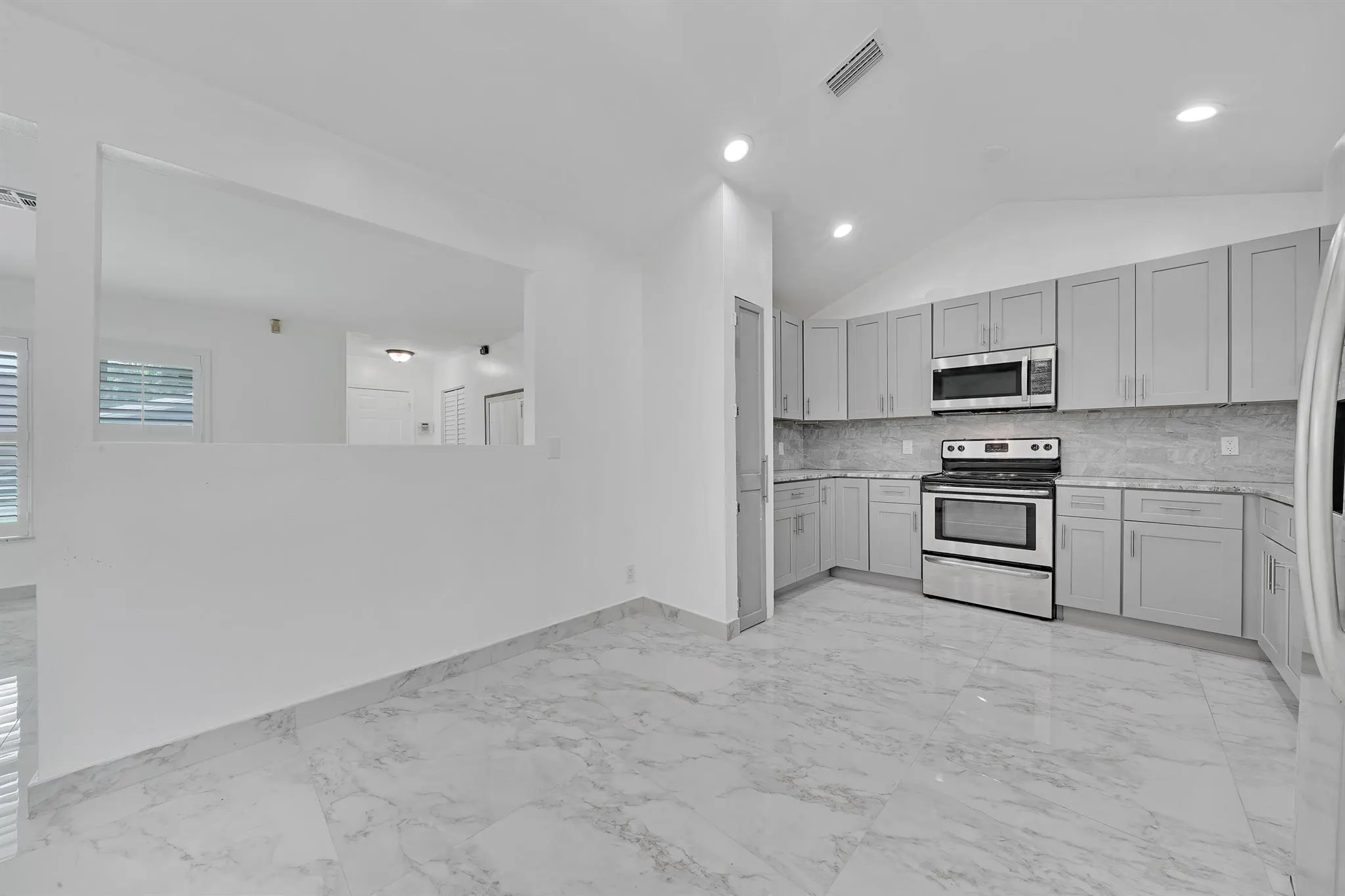 724 Avenue Chaumont