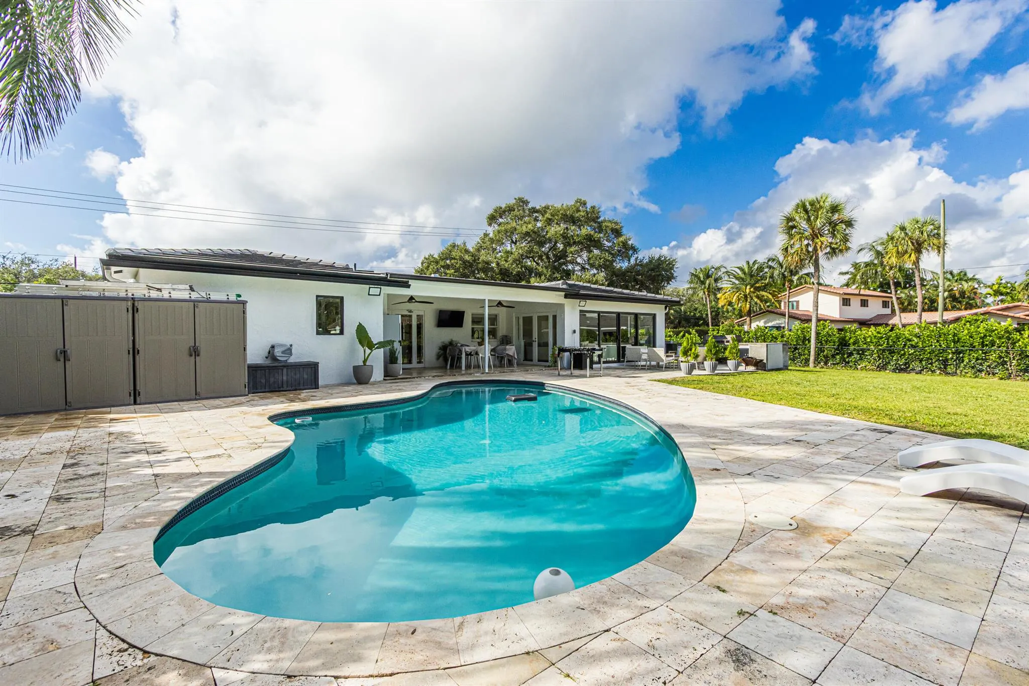 1049 W Palmetto Park Road S