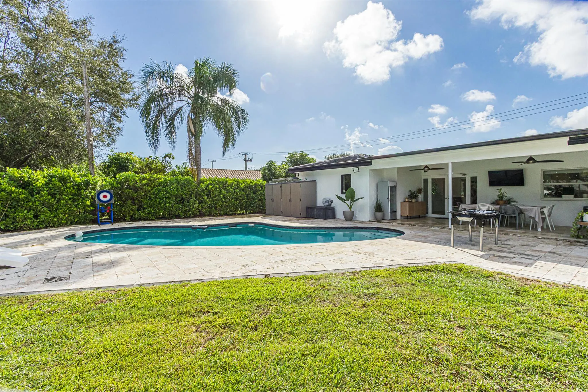 1049 W Palmetto Park Road S