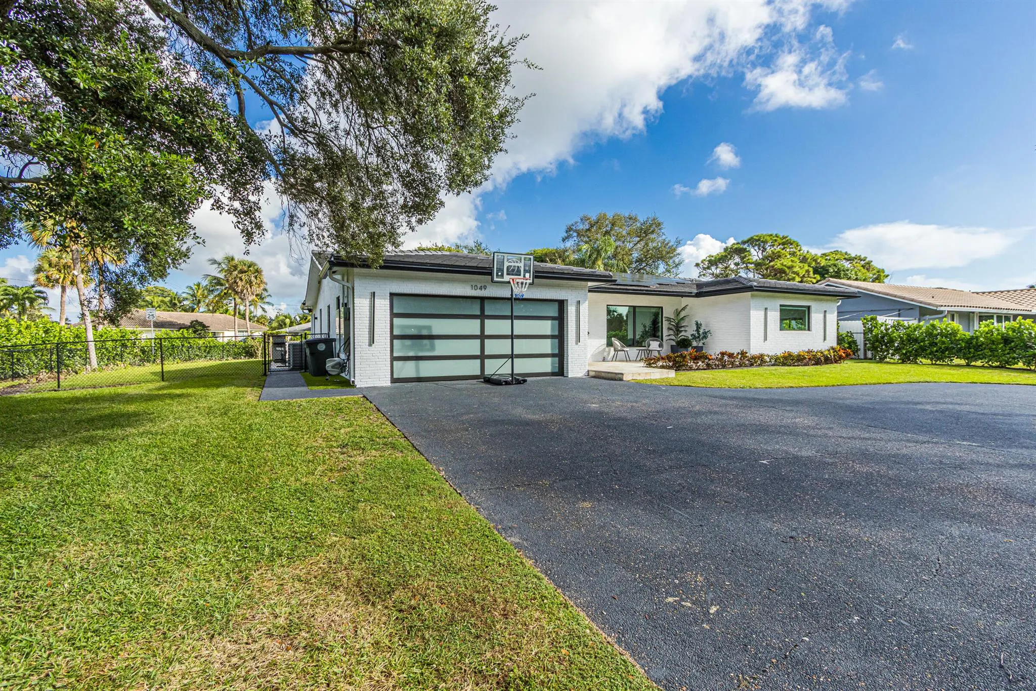 1049 W Palmetto Park Road S