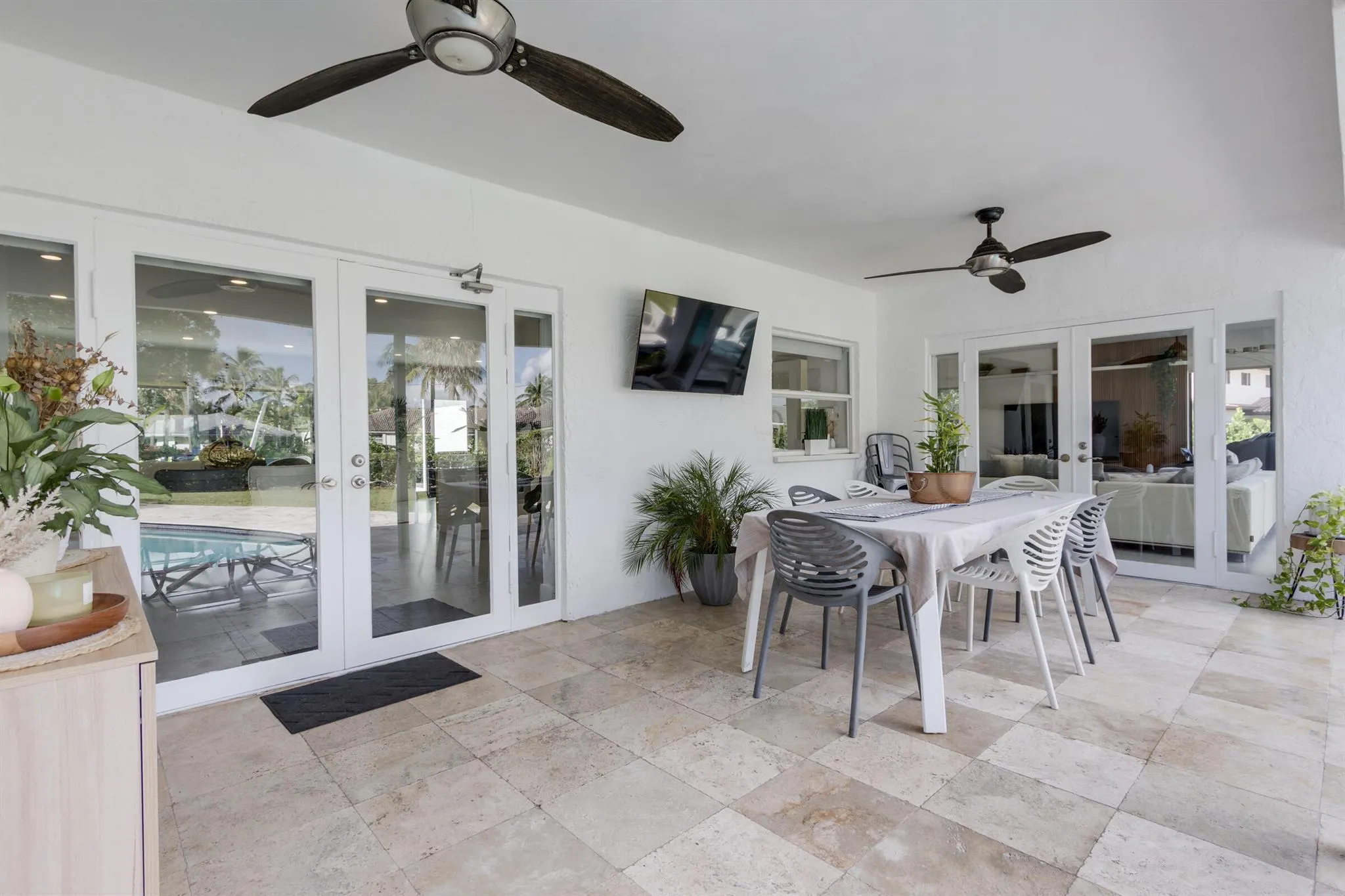 1049 W Palmetto Park Road S