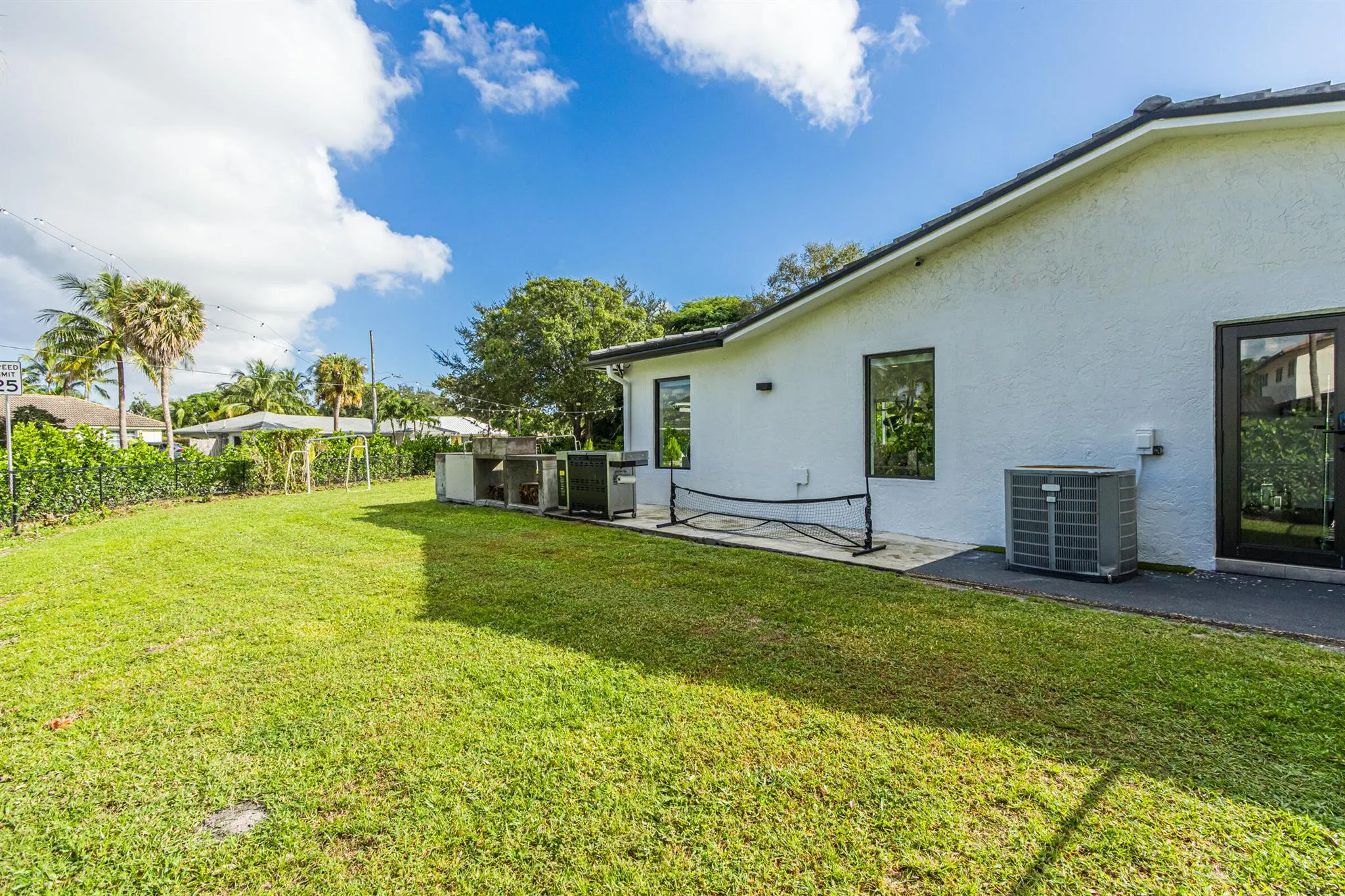 1049 W Palmetto Park Road S