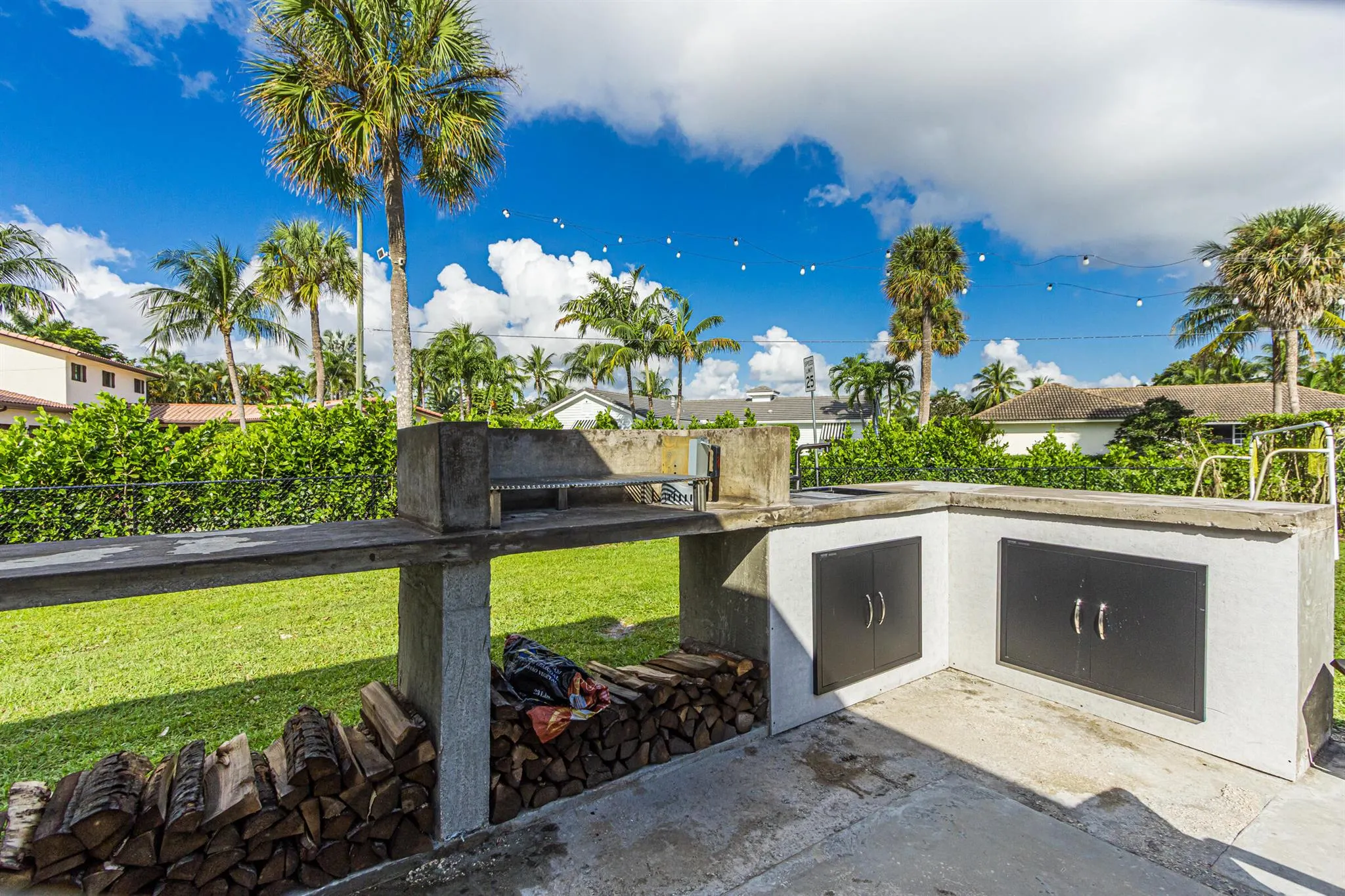 1049 W Palmetto Park Road S
