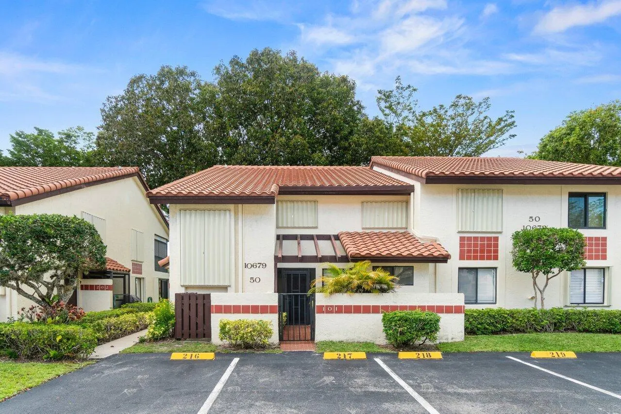 10679 Ocean Palm Way, #101
