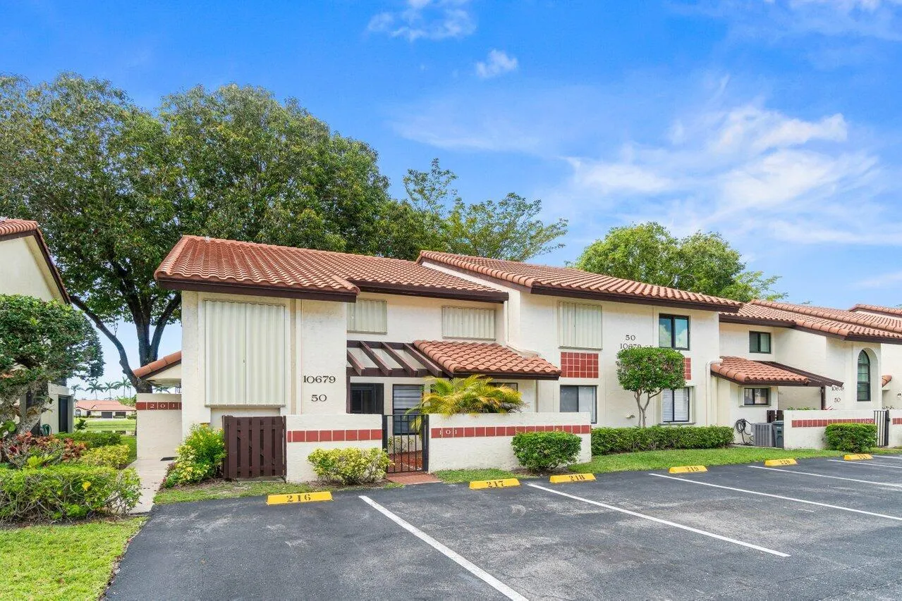 10679 Ocean Palm Way, #101