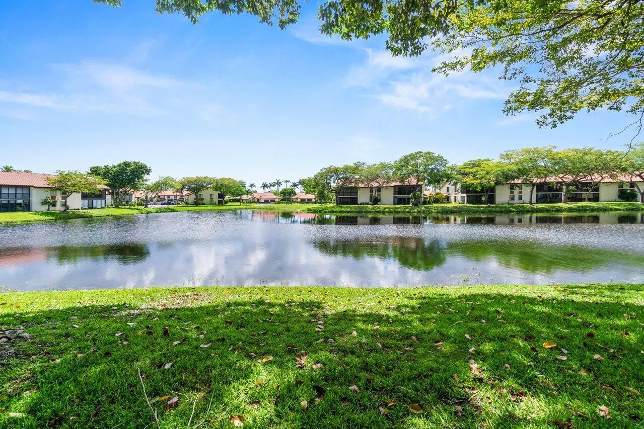 10679 Ocean Palm Way, #101