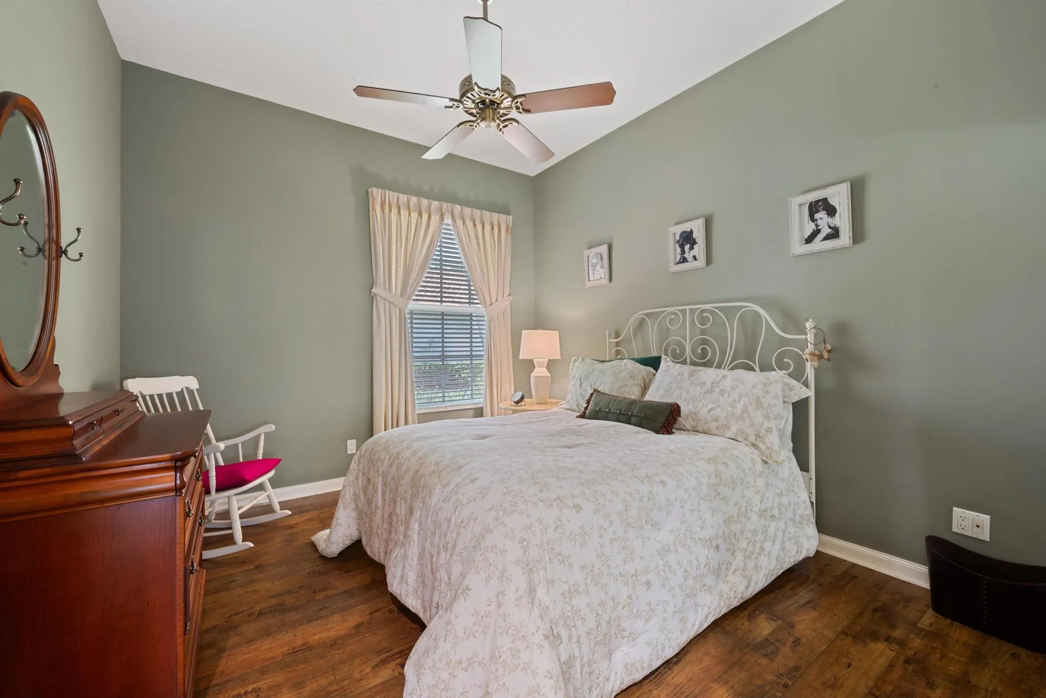 4643 Hammock Circle