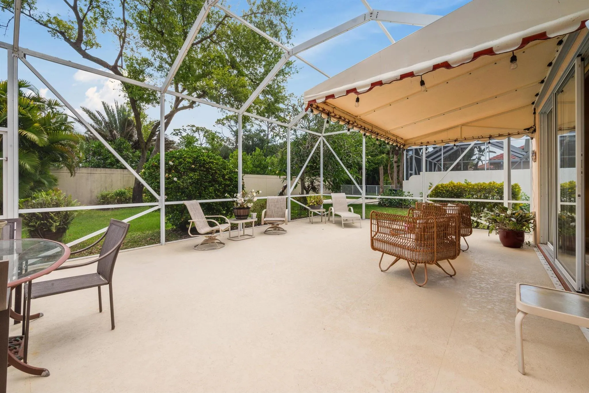 4643 Hammock Circle