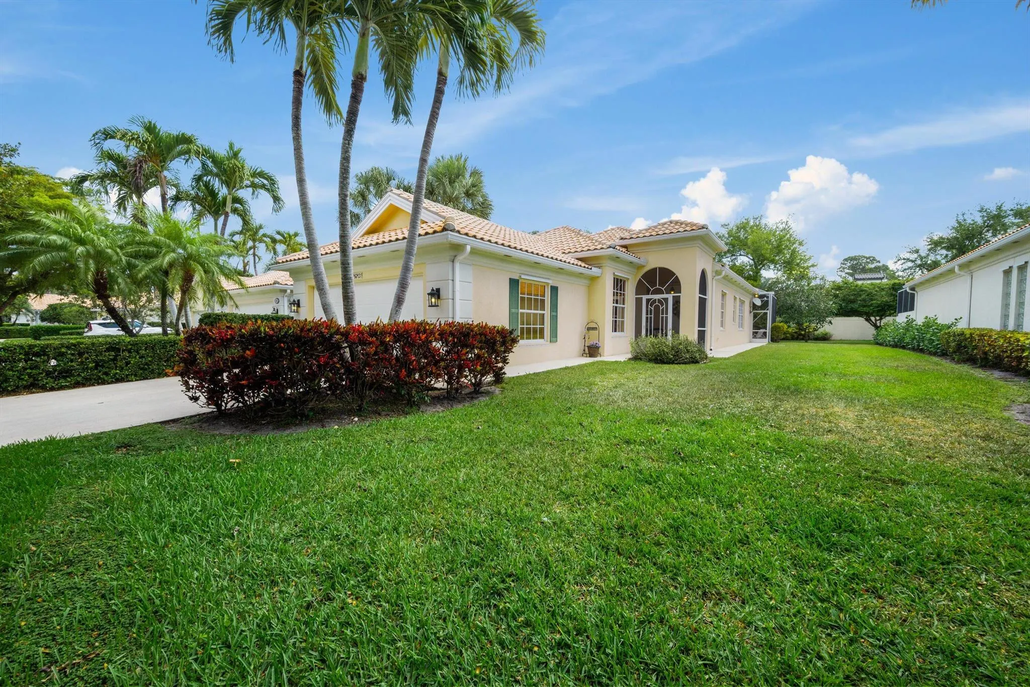 4643 Hammock Circle