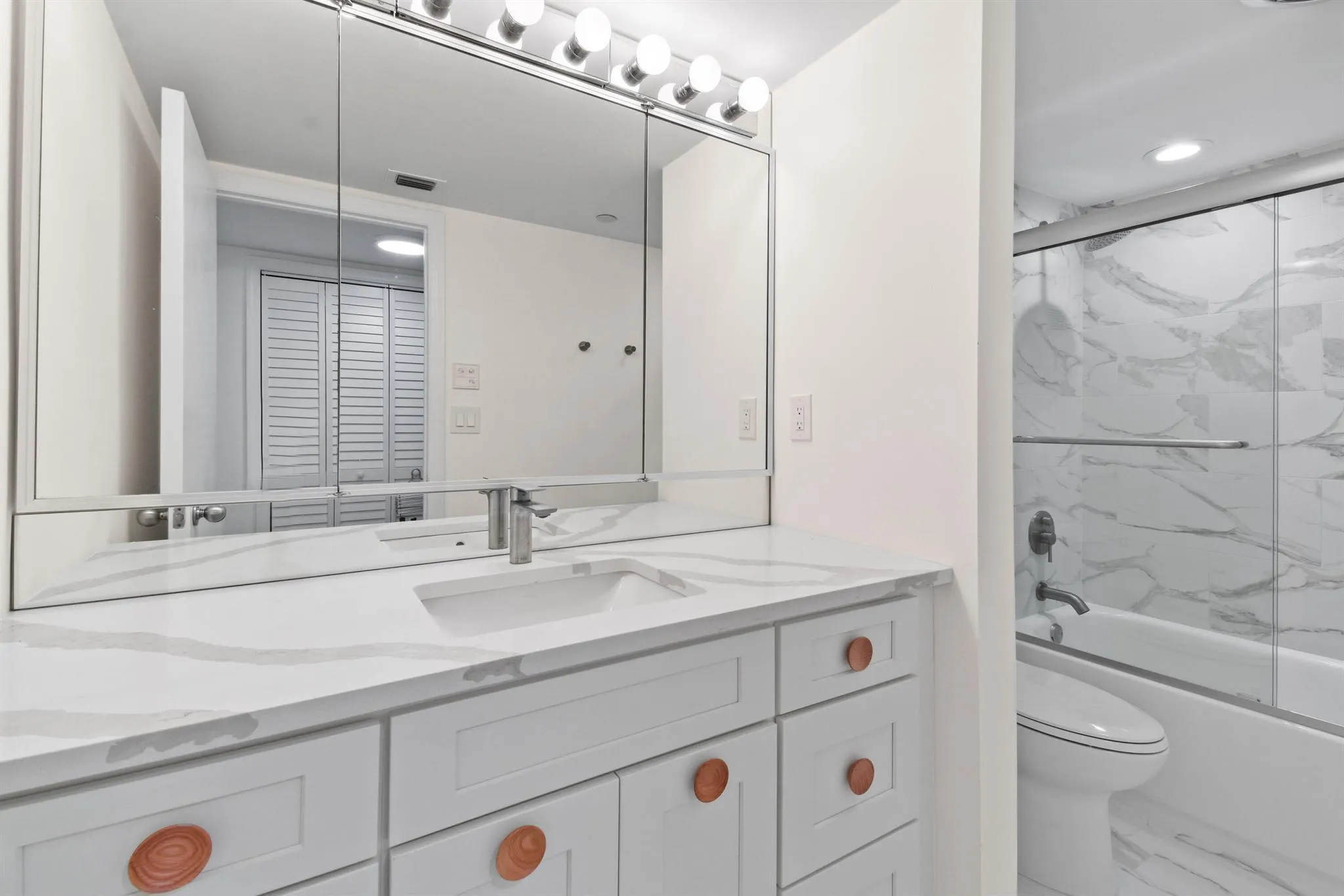 3322 Casseekey Island Road, #302