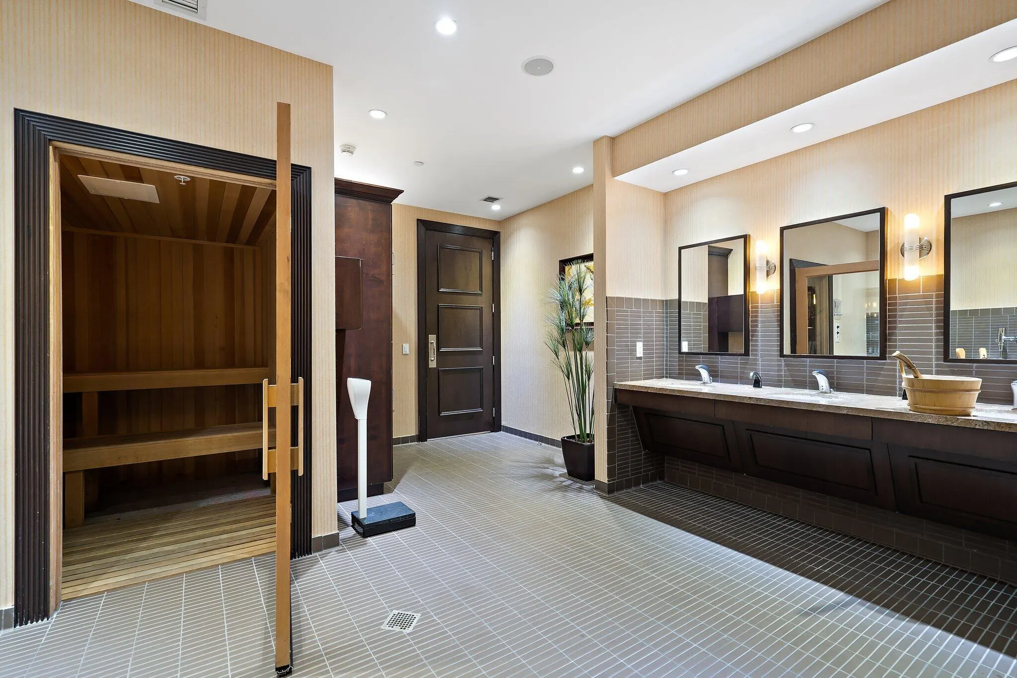 5050 N Ocean Drive, #801