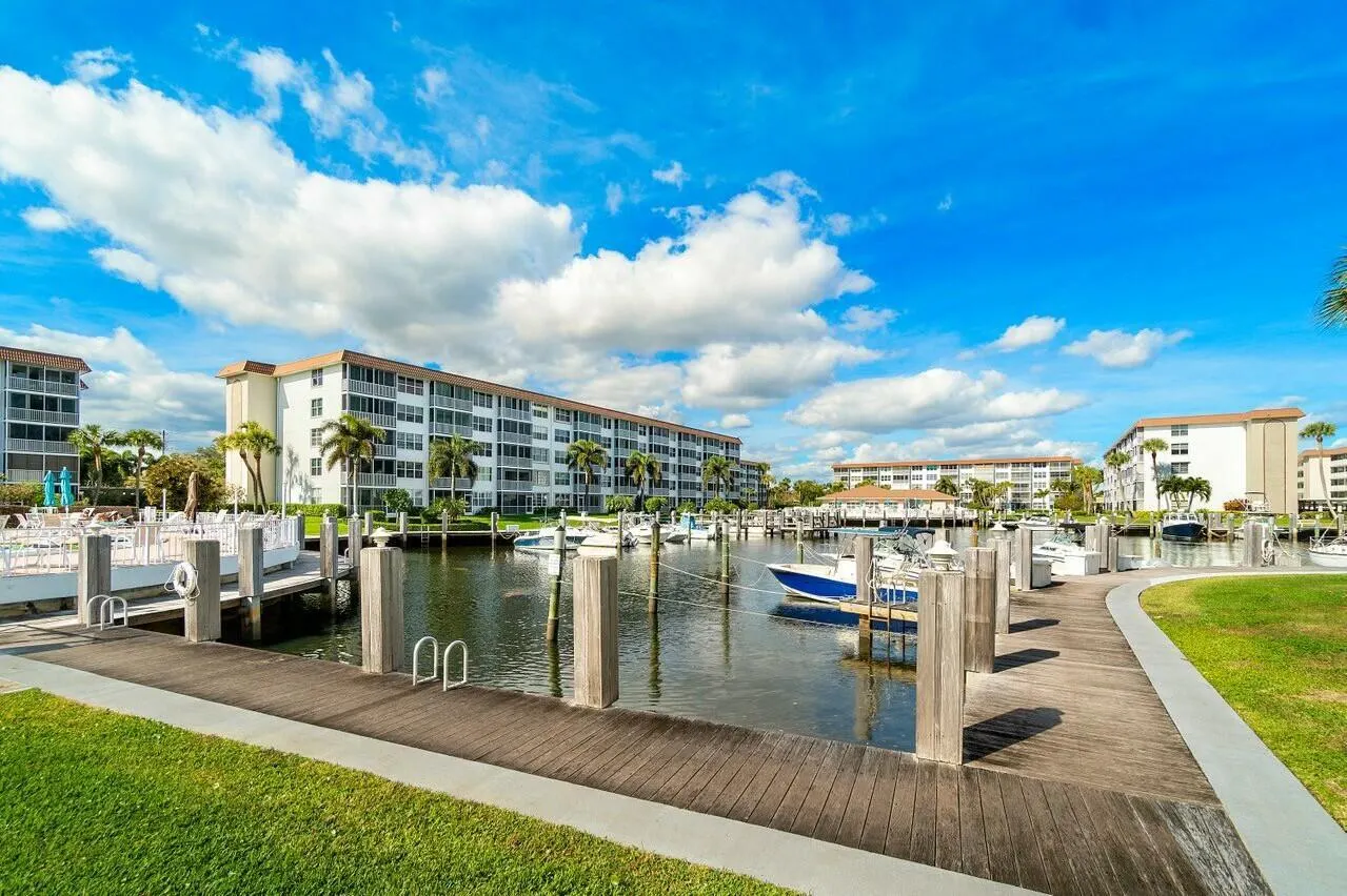 2525 Florida Boulevard, #127