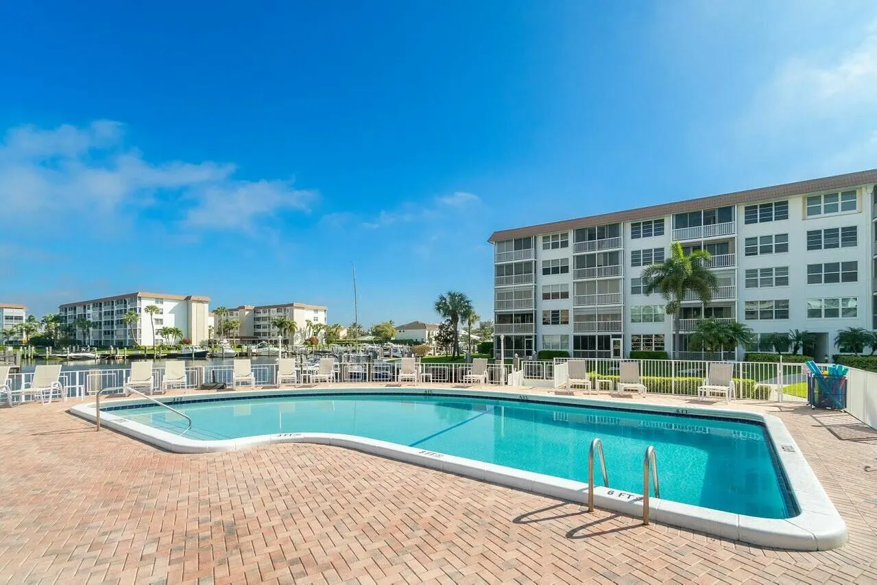 2525 Florida Boulevard, #127