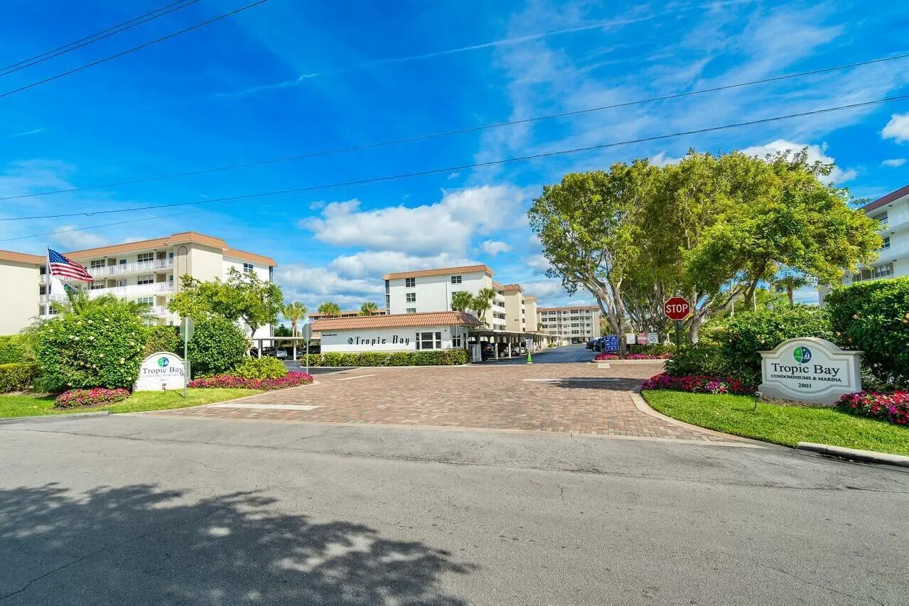 2525 Florida Boulevard, #127