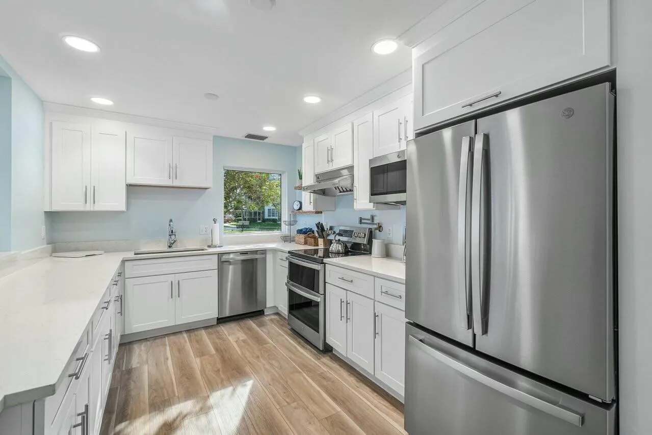 2525 Florida Boulevard, #127