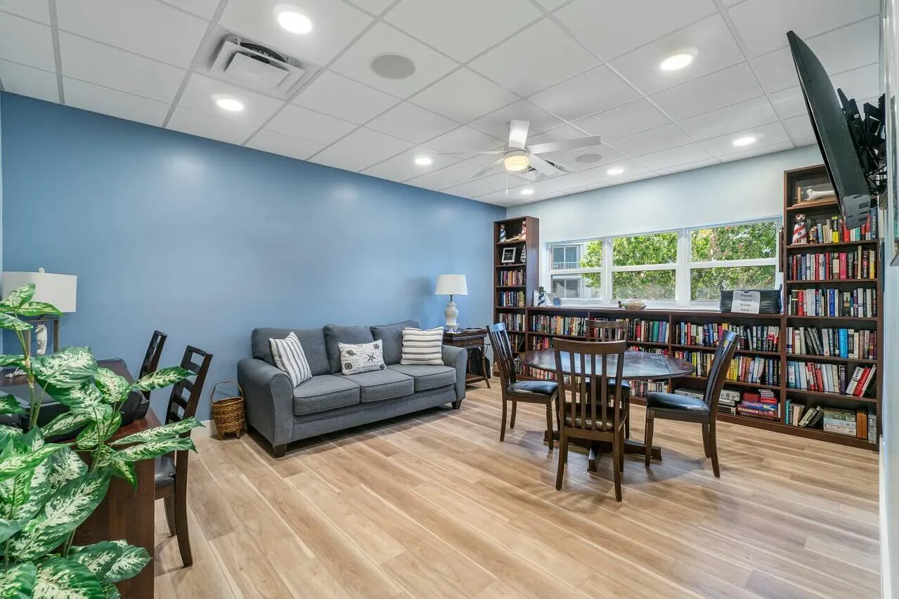 2525 Florida Boulevard, #127