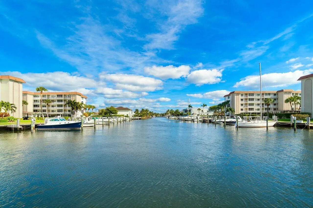 2525 Florida Boulevard, #127