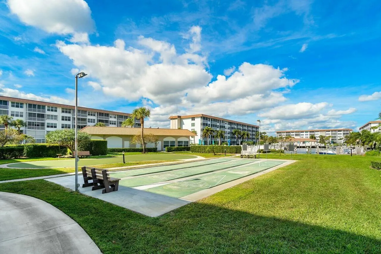2525 Florida Boulevard, #127