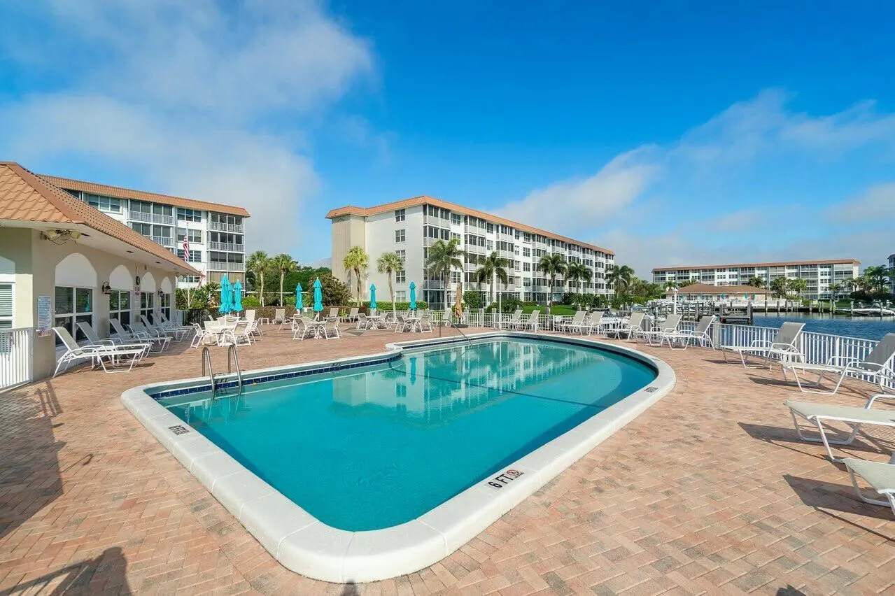 2525 Florida Boulevard, #127