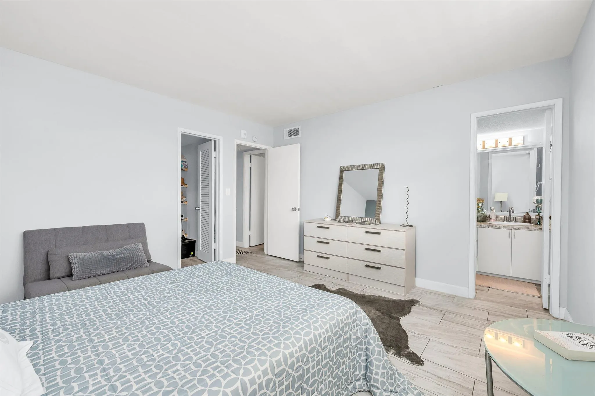 2731 NE 14th St Causeway, #430