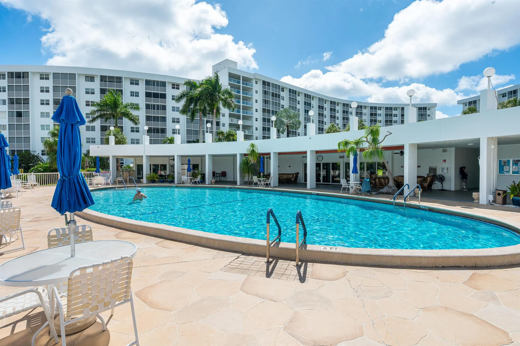 2731 NE 14th St Causeway, #430