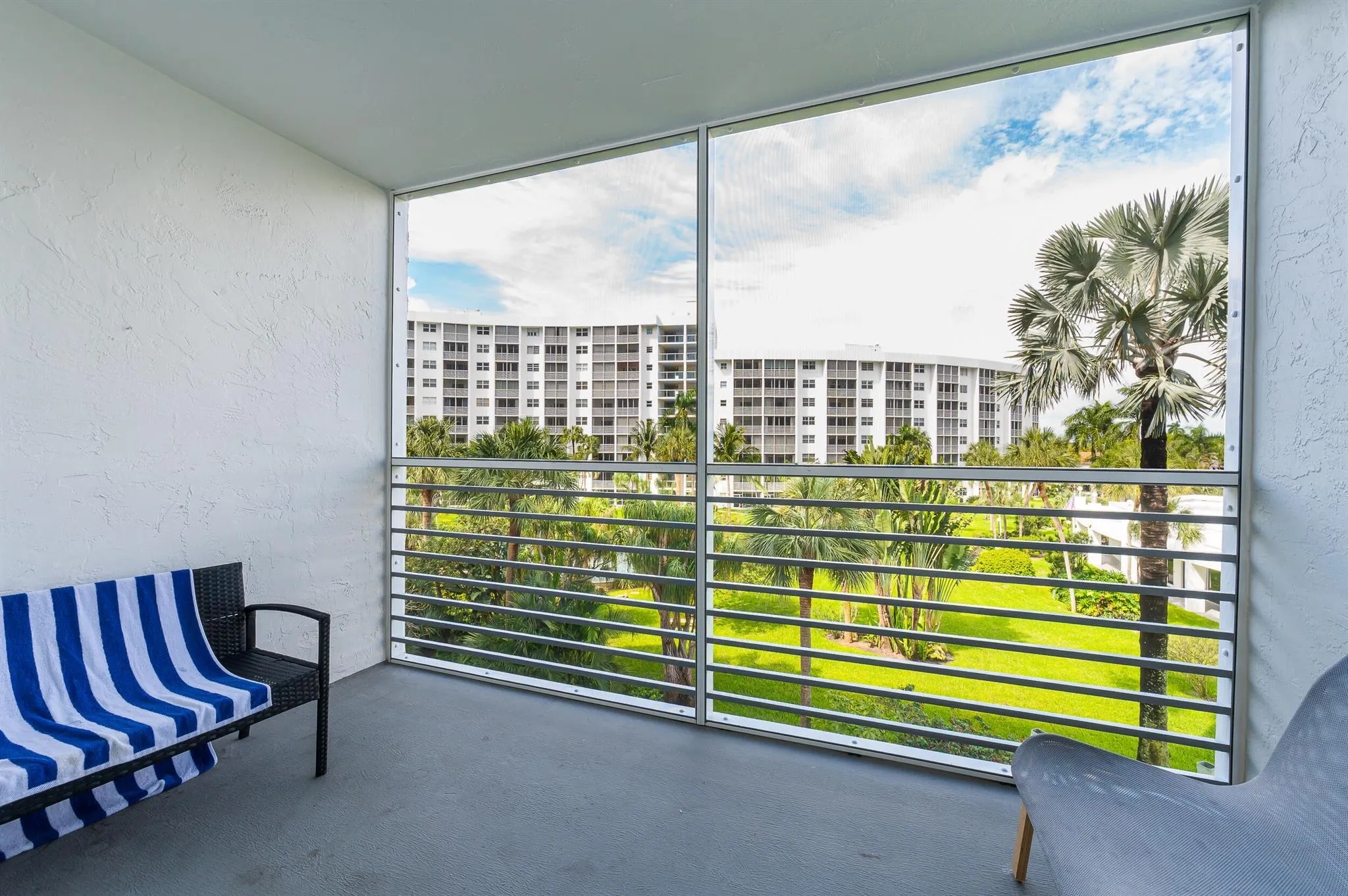2731 NE 14th St Causeway, #430