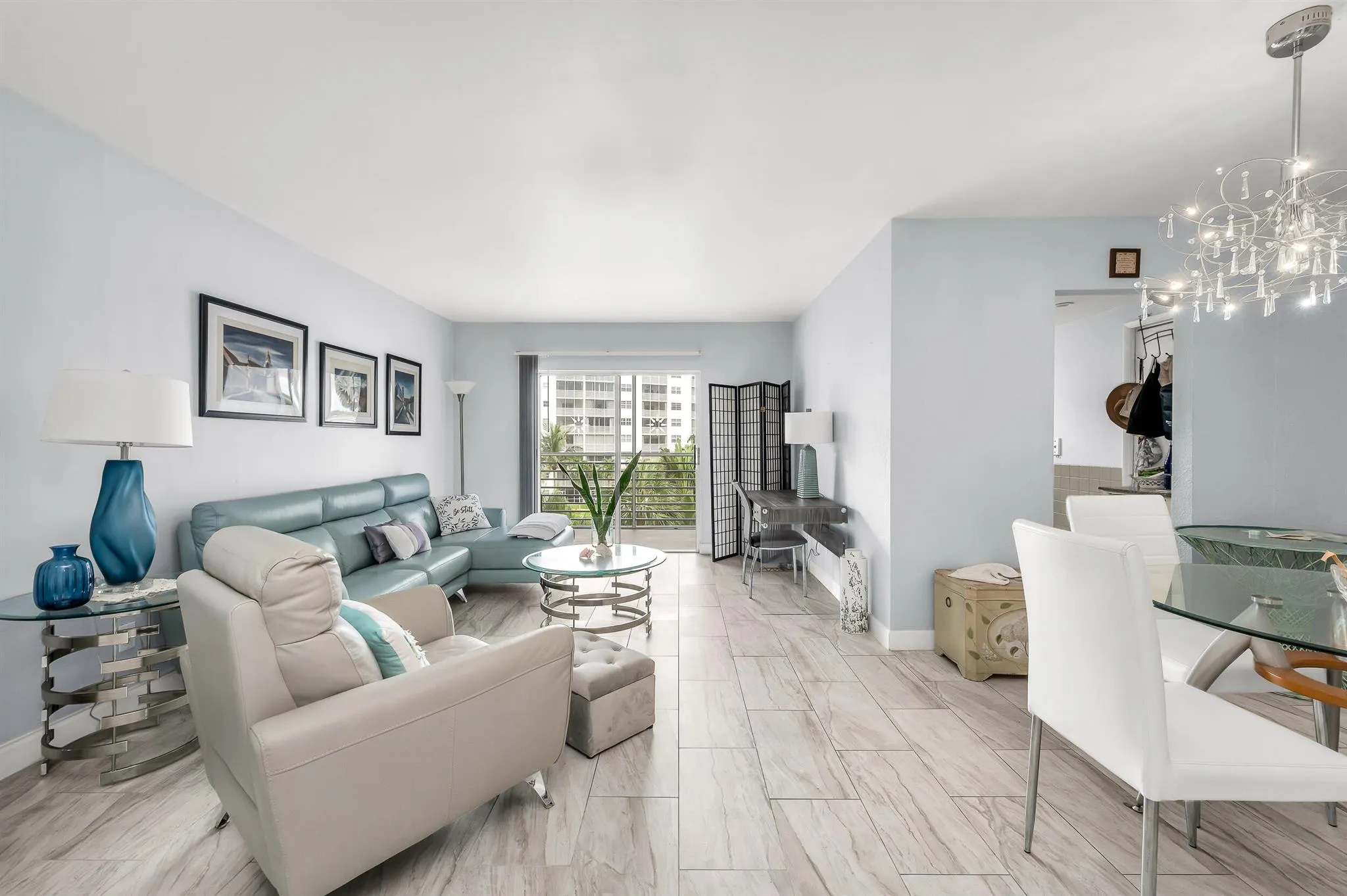 2731 NE 14th St Causeway, #430