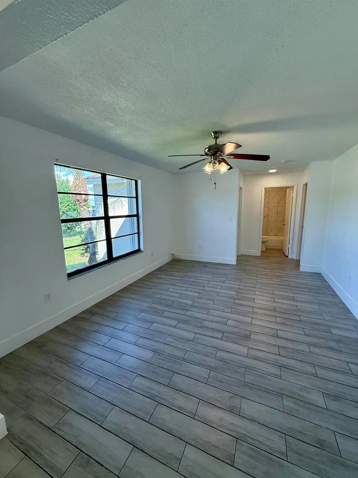 832 SW Avenue I