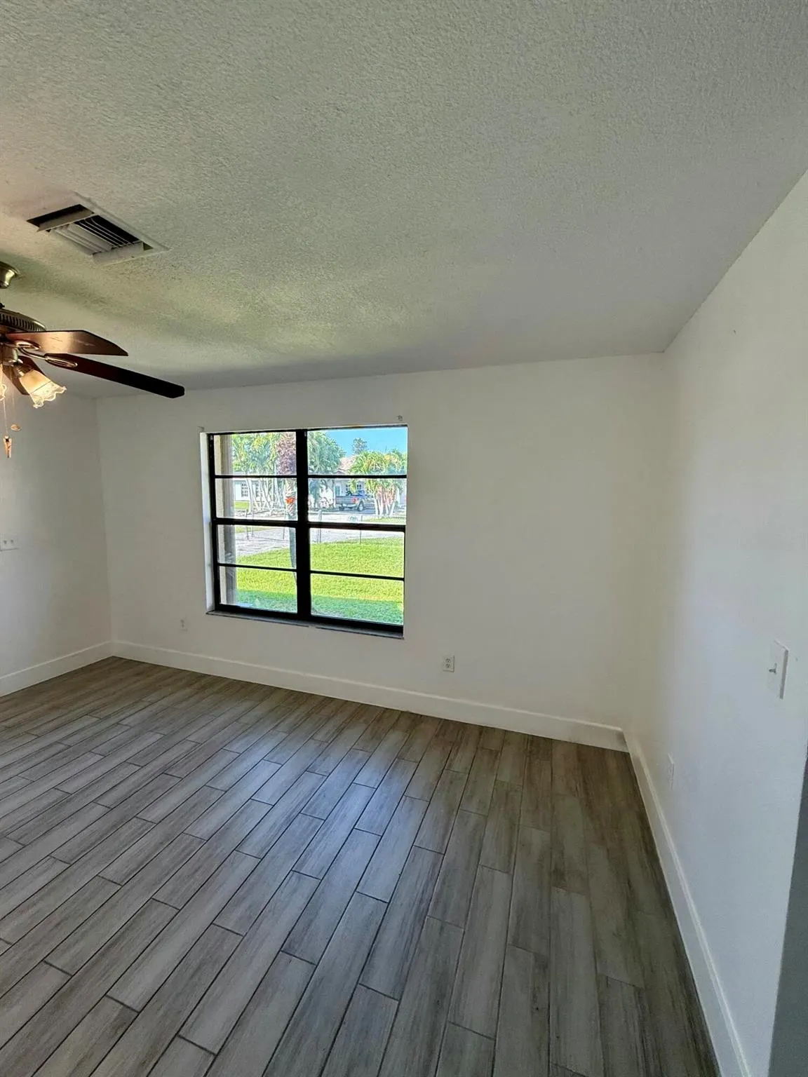 832 SW Avenue I