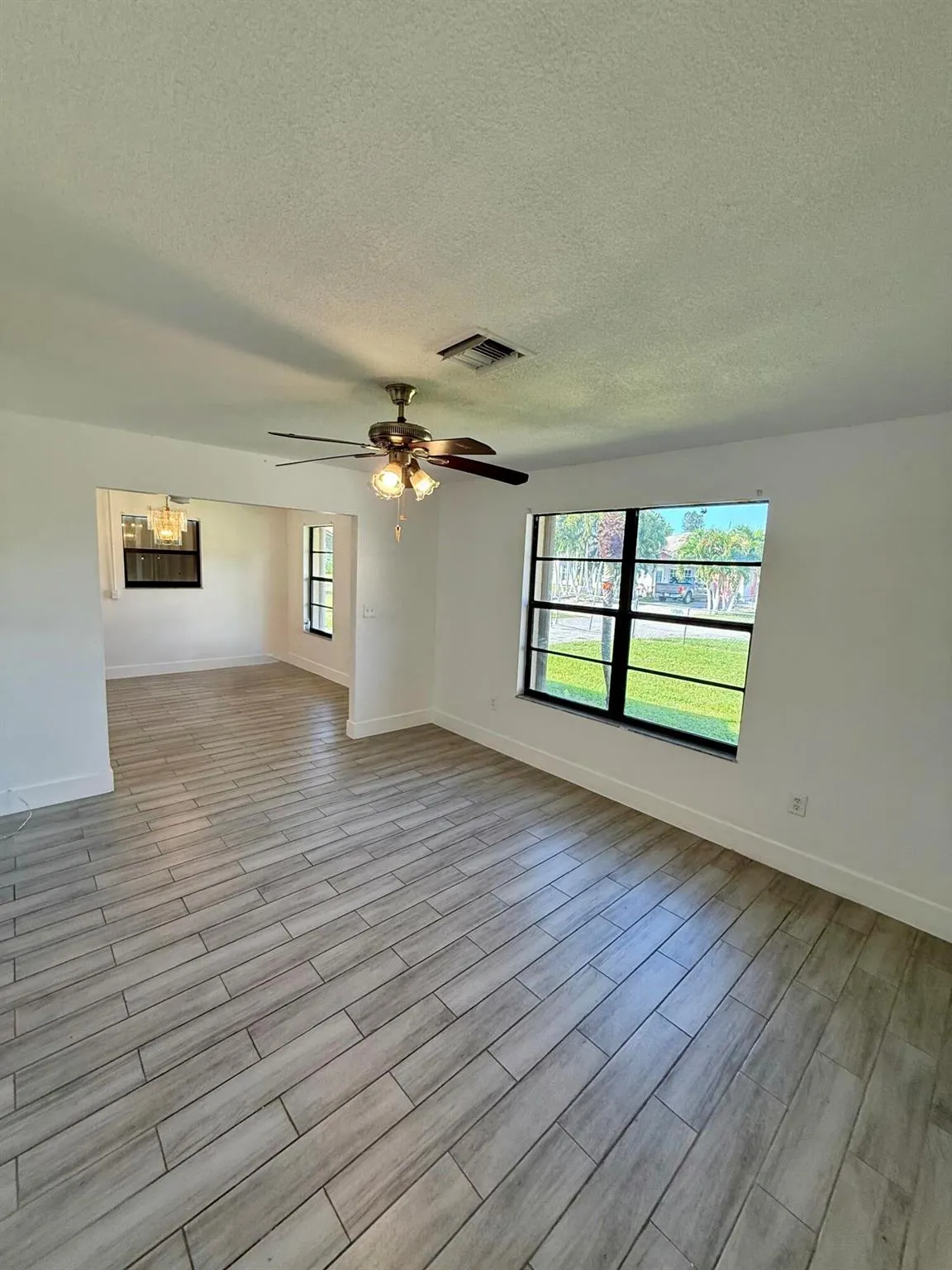 832 SW Avenue I
