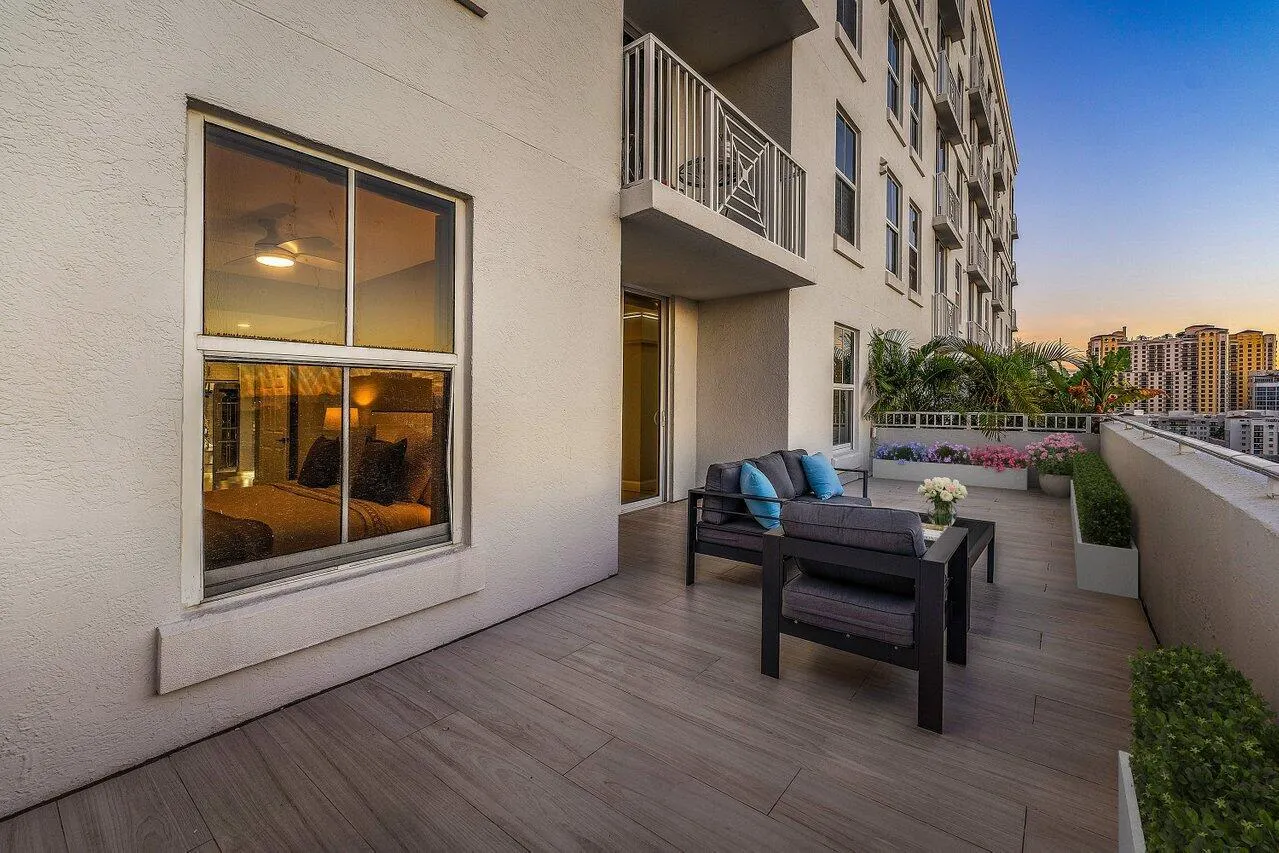 255 Evernia Street, #1115