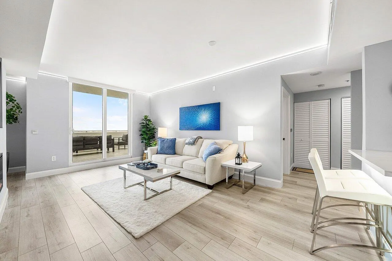 255 Evernia Street, #1115