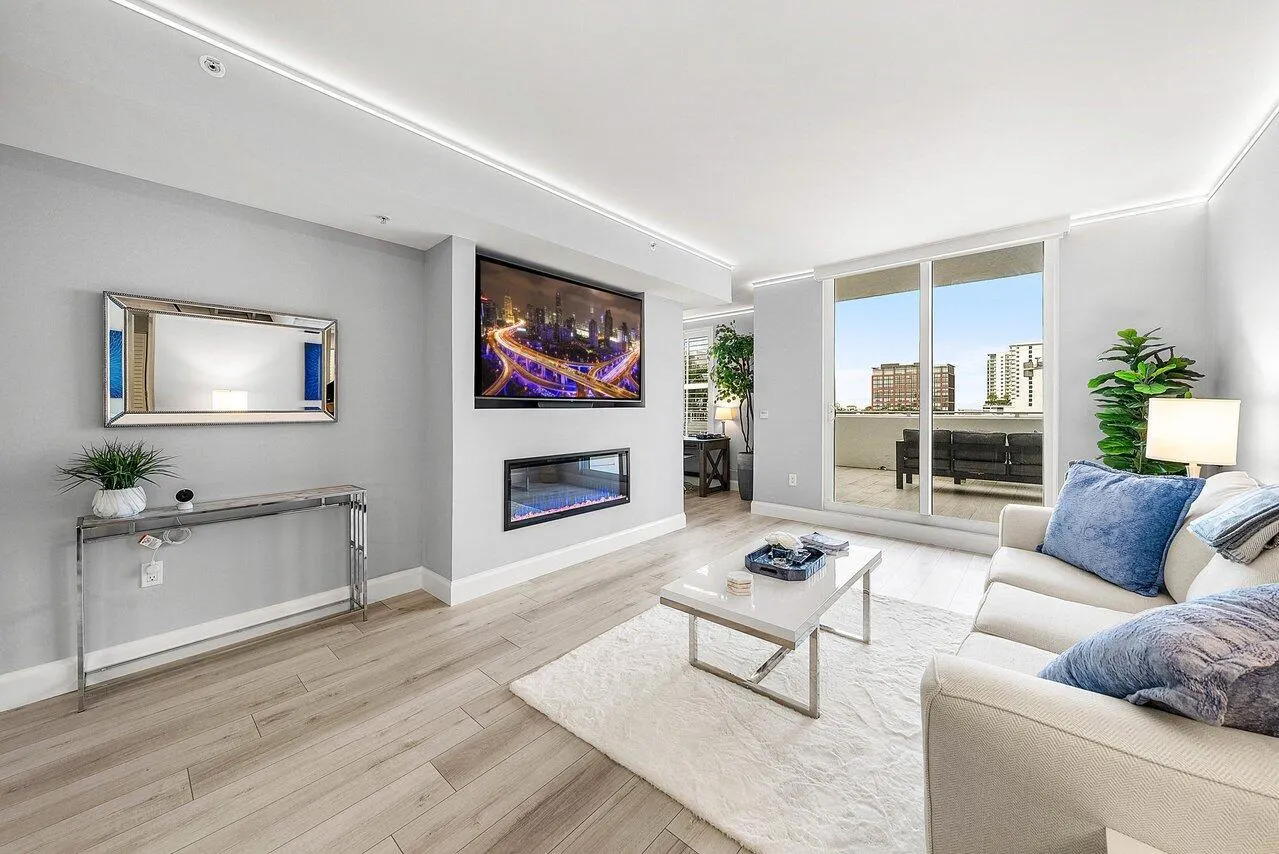 255 Evernia Street, #1115