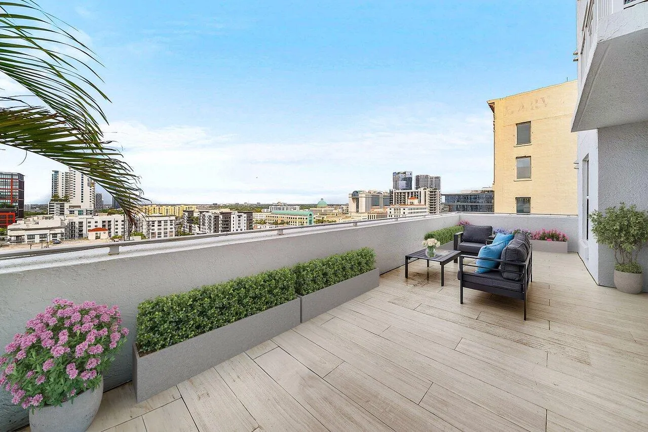 255 Evernia Street, #1115