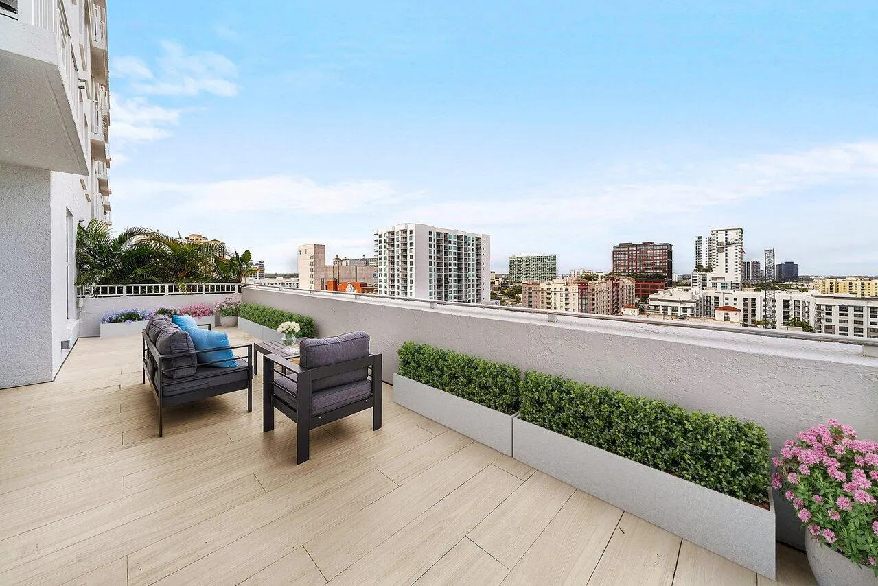 255 Evernia Street, #1115