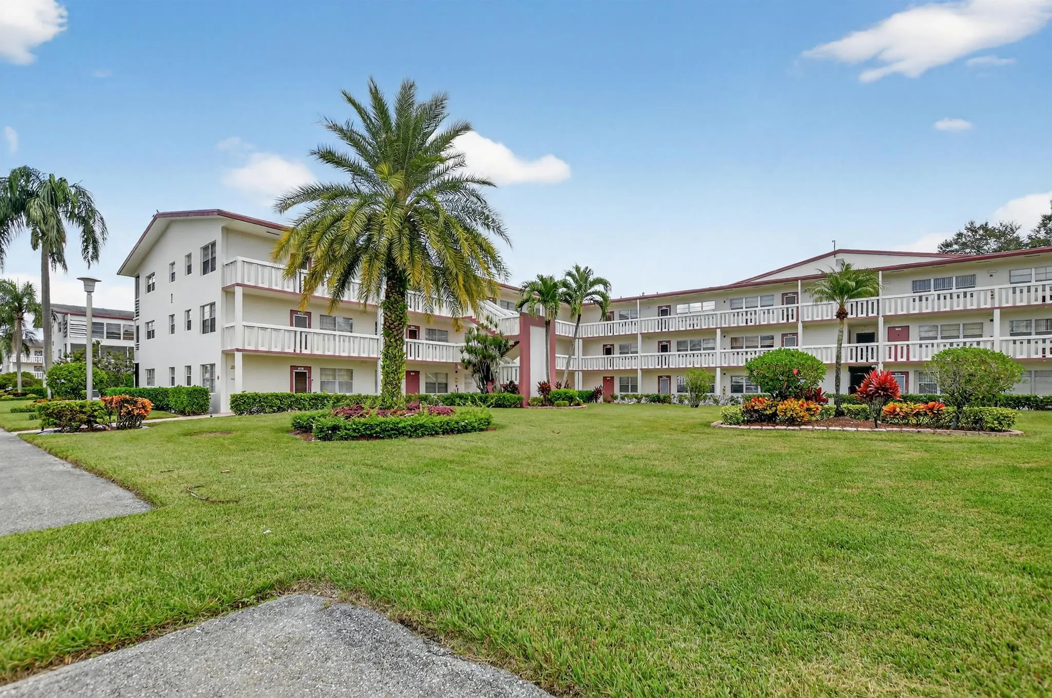 351 Fanshaw, #I