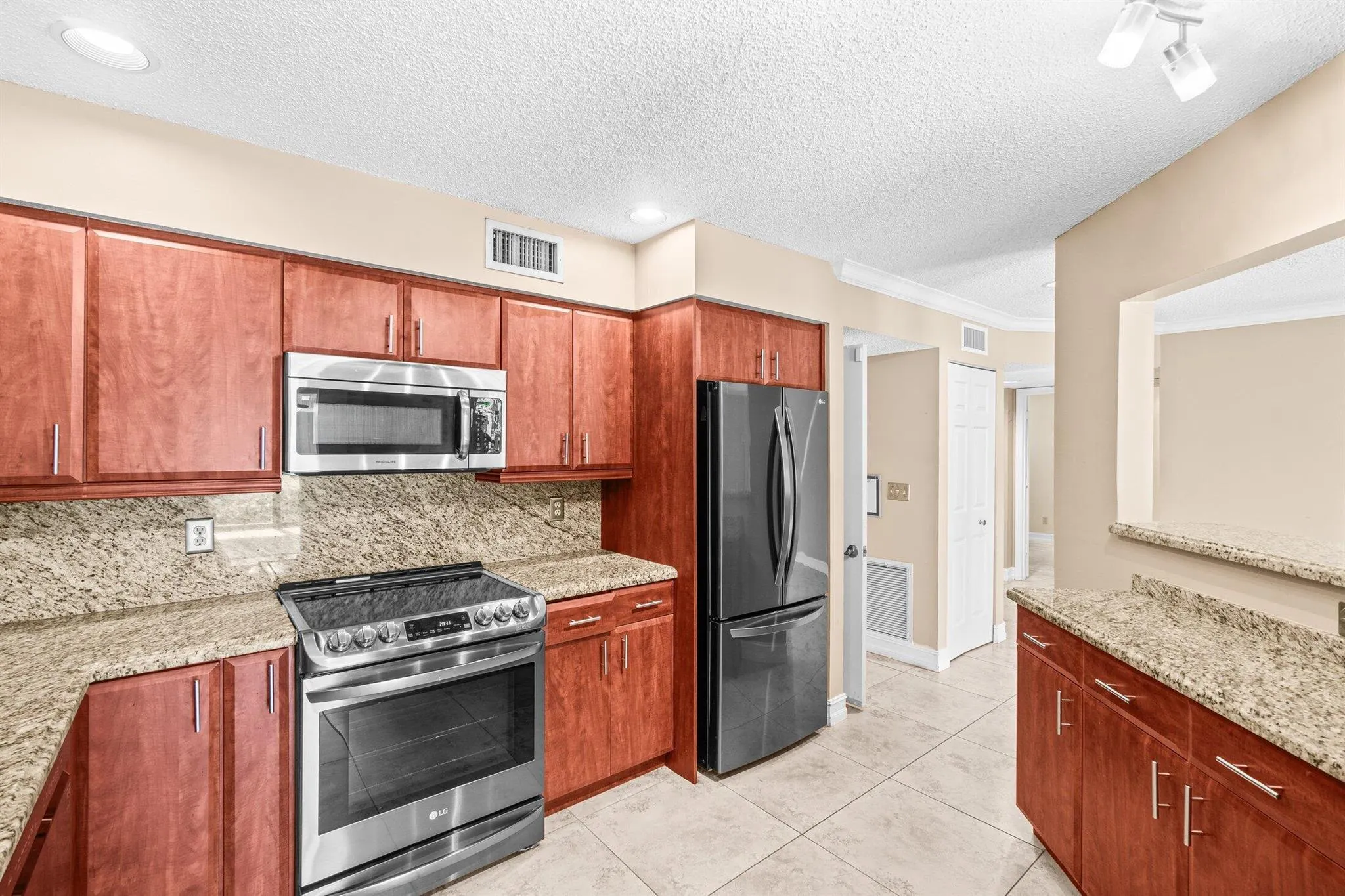 5750 Coach House Circle, #C