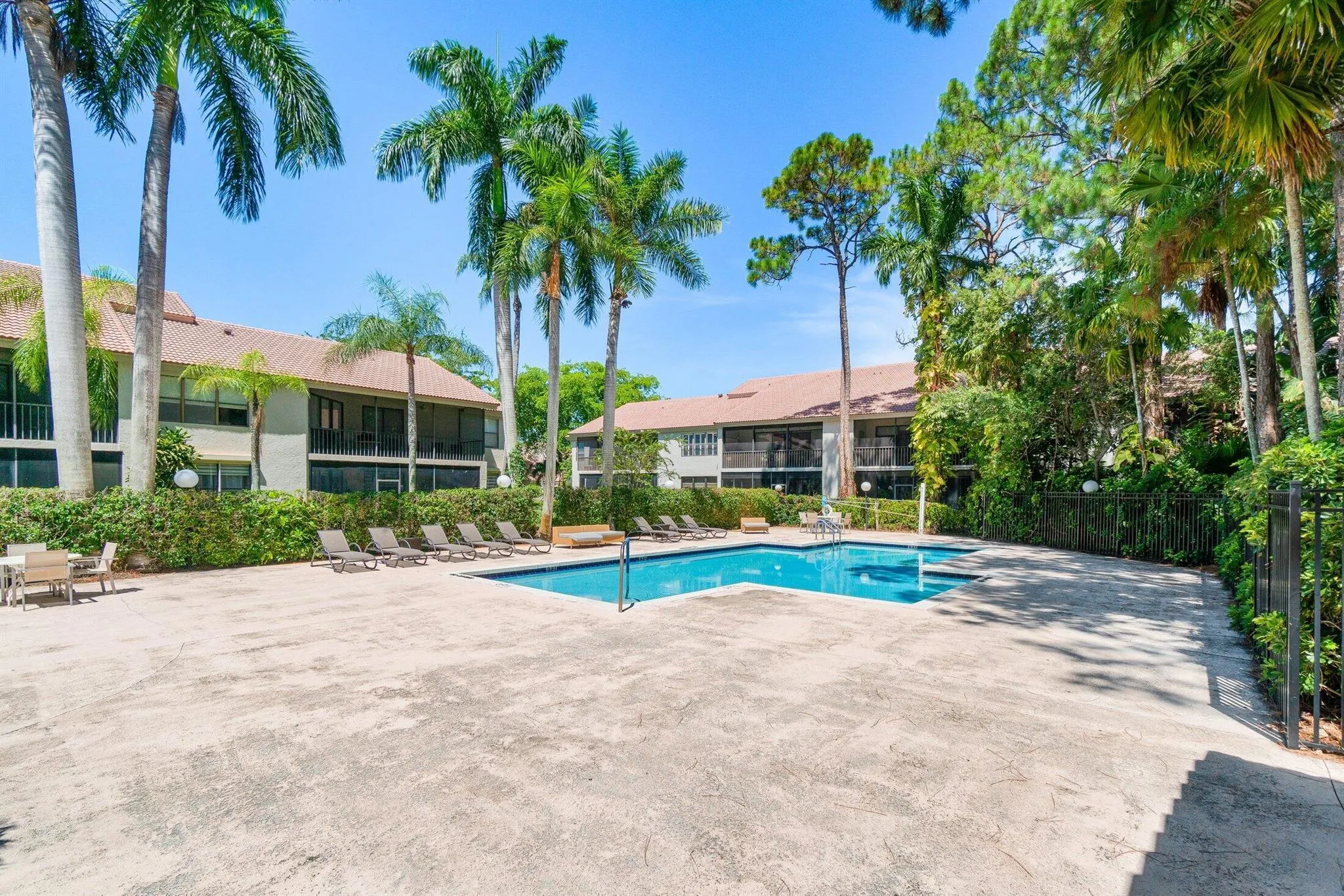 5750 Coach House Circle, #C