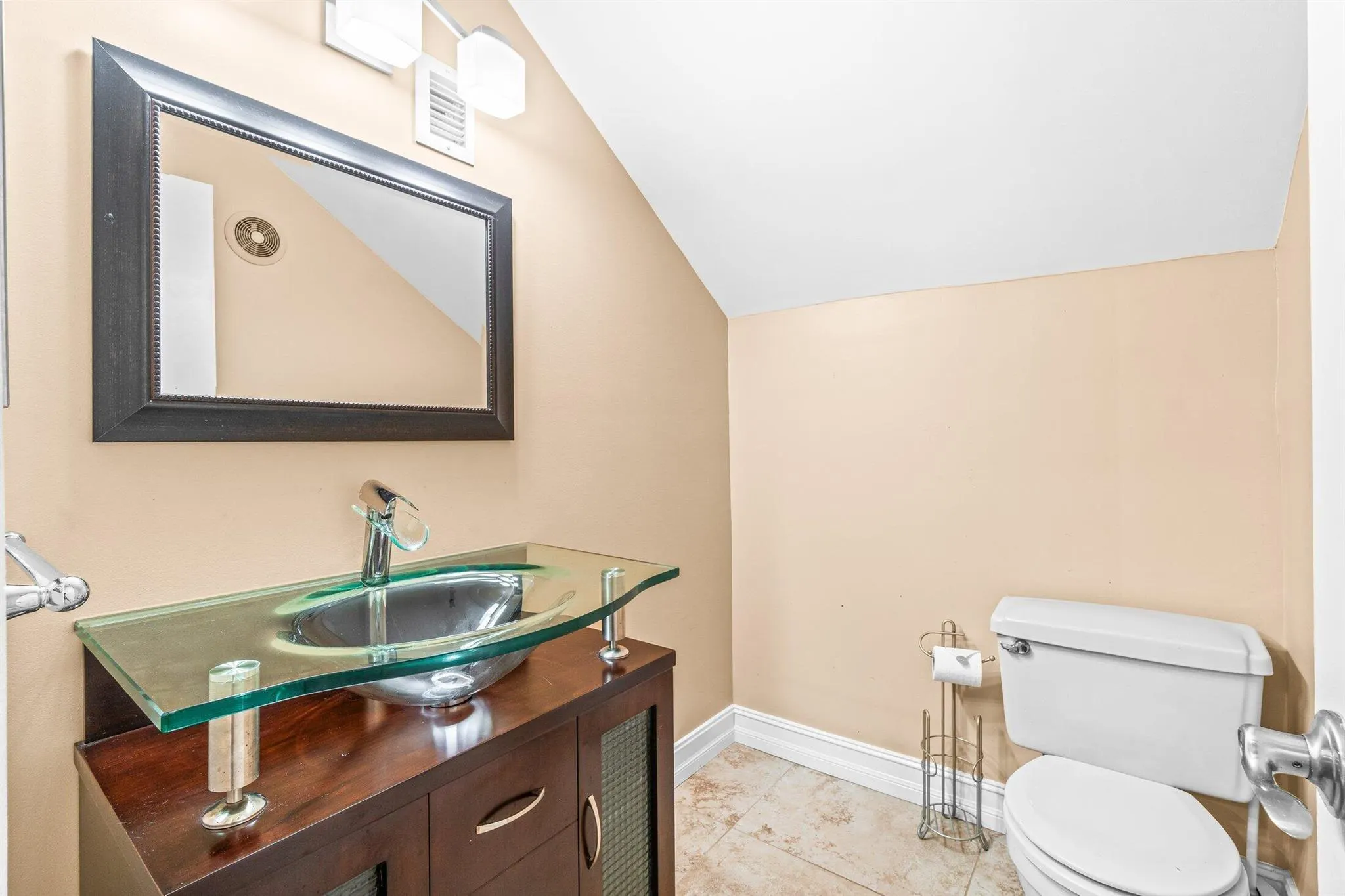 5750 Coach House Circle, #C