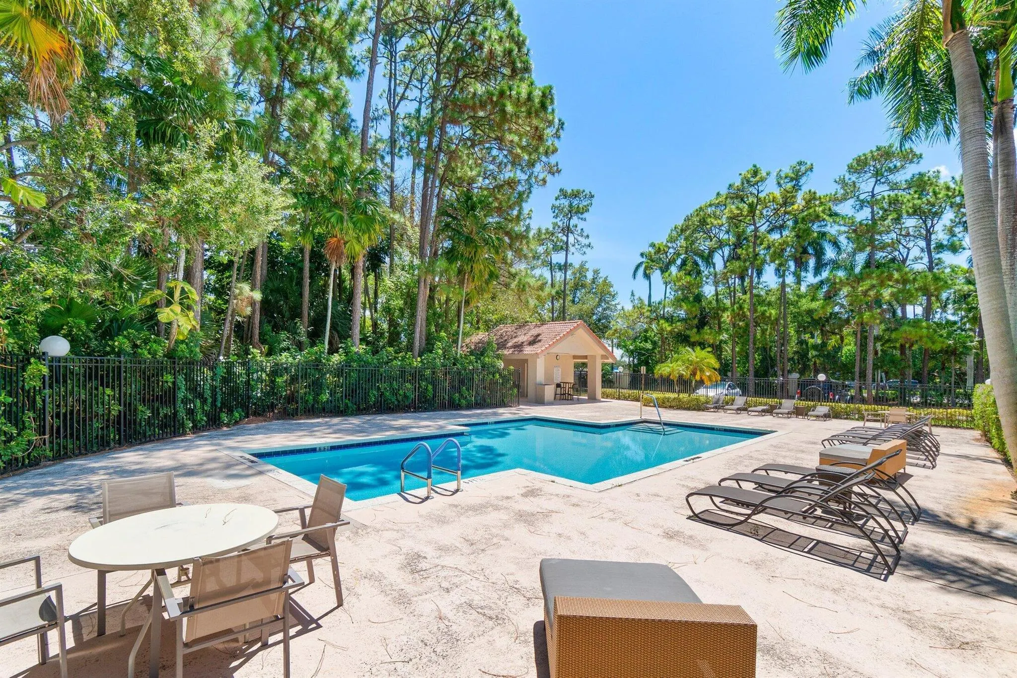 5750 Coach House Circle, #C