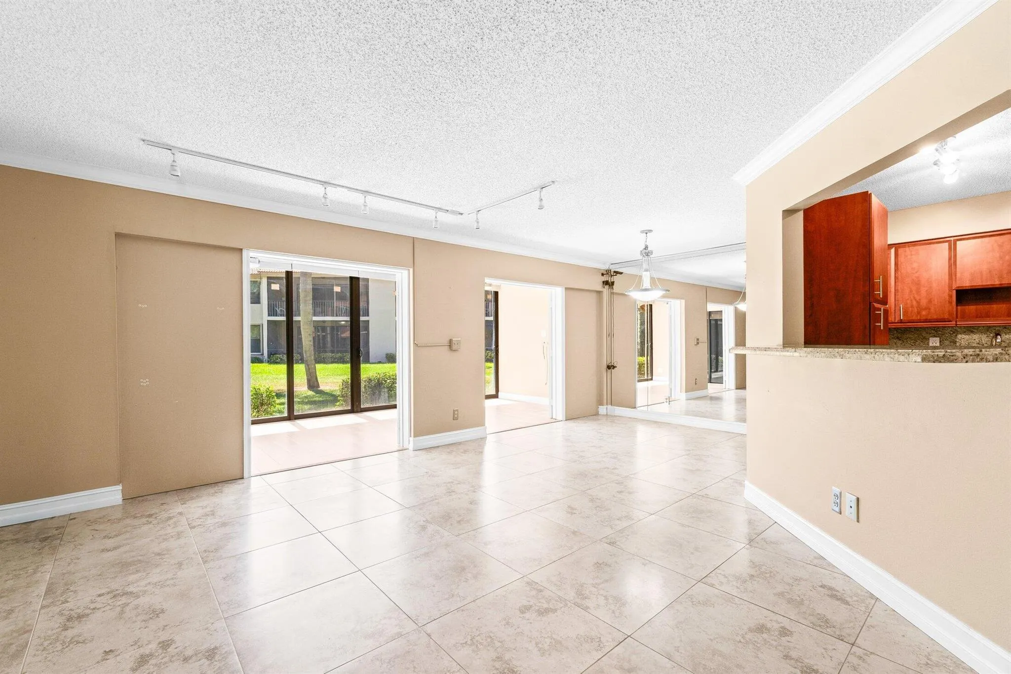 5750 Coach House Circle, #C