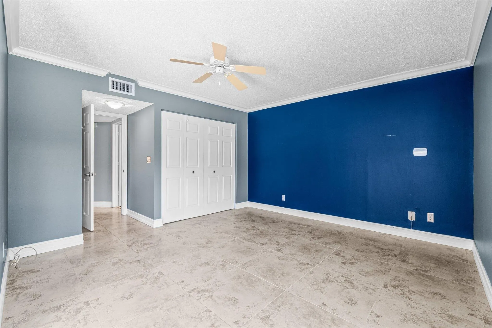 5750 Coach House Circle, #C
